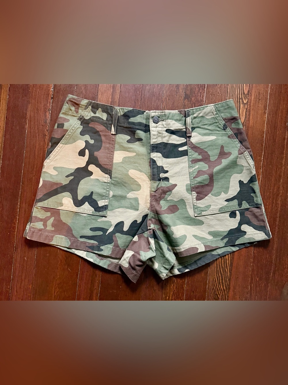 NWT Levi’s Ribcage high rise zipper fly camo shorts - 32